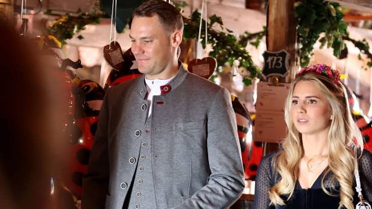 Anika Bissel Age: Wie alt ist die Frau von Manuel Neuer? anika bissel age